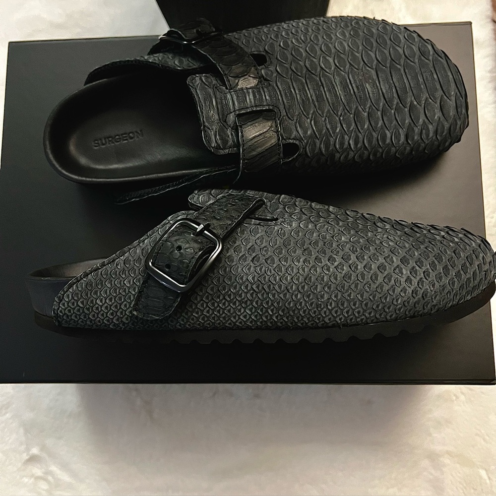 The Shoe Surgeon Luxe Mule Matte Black Python Size M 10 W 11.5 New In Box - Picture 2 of 14